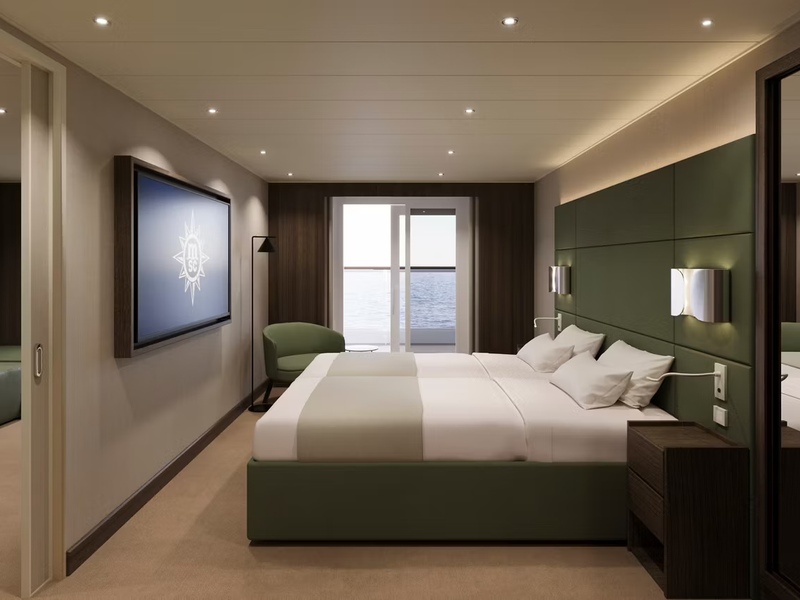 Yacht Club Executive and Family Suite with Balcony Suite